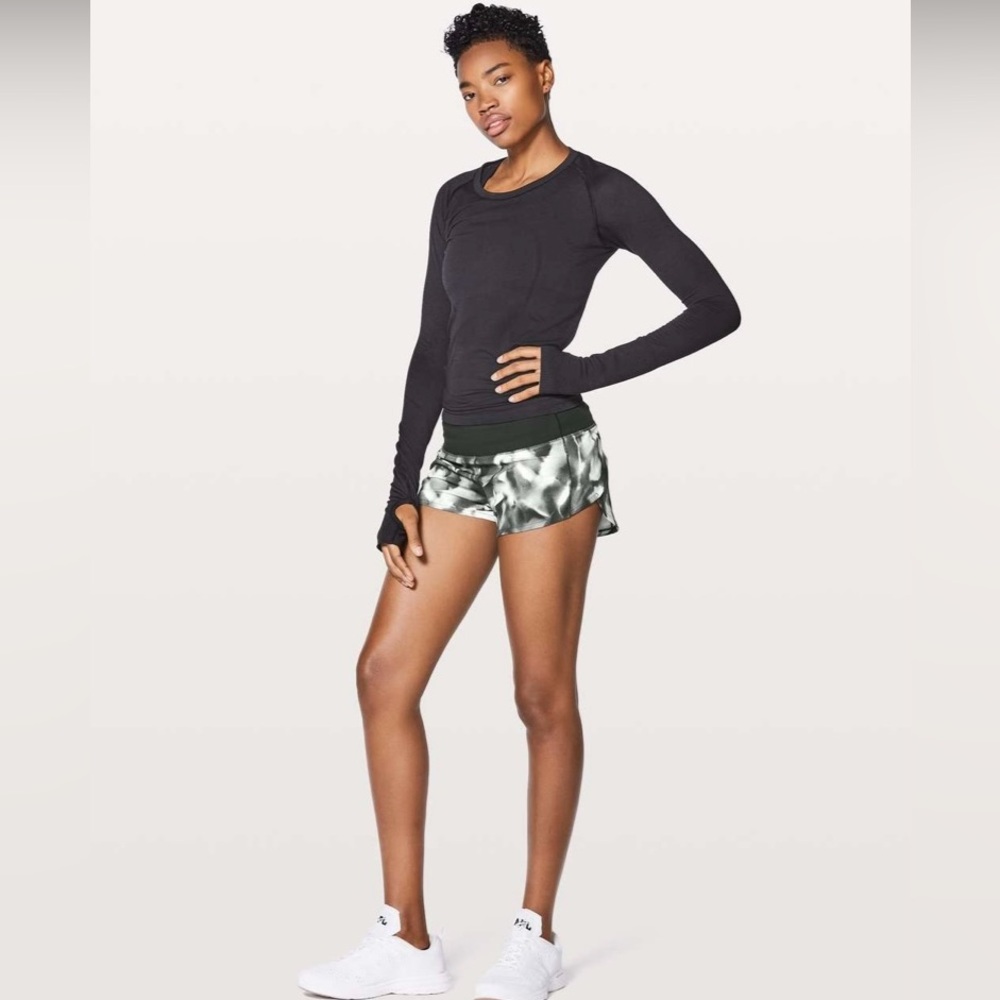 Lululemon Speed Up Short Mini Blush Blossom Alpine White Black / Black